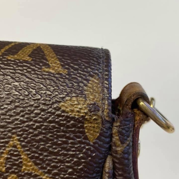 Favorite Crossbody - Picture 9 of 12